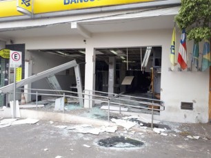 Bandidos explodem duas agência bancárias na região norte da Bahia 2